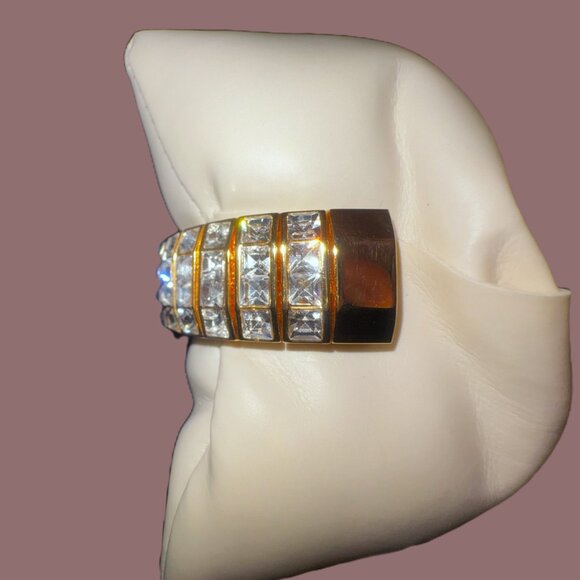 Versales Gold and Exquisite Cuff-Hinged Japanese Watch with Rhinestones EUC - Picture 2 of 14